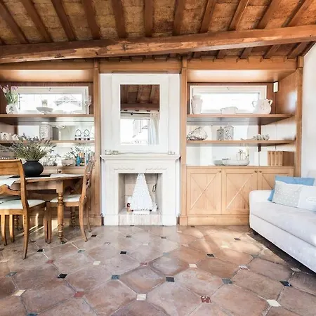 아파트 Piazza Navona - Penthouse In The Heart Of