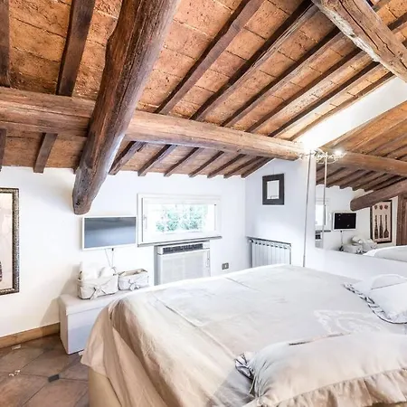 아파트 Piazza Navona - Penthouse In The Heart Of